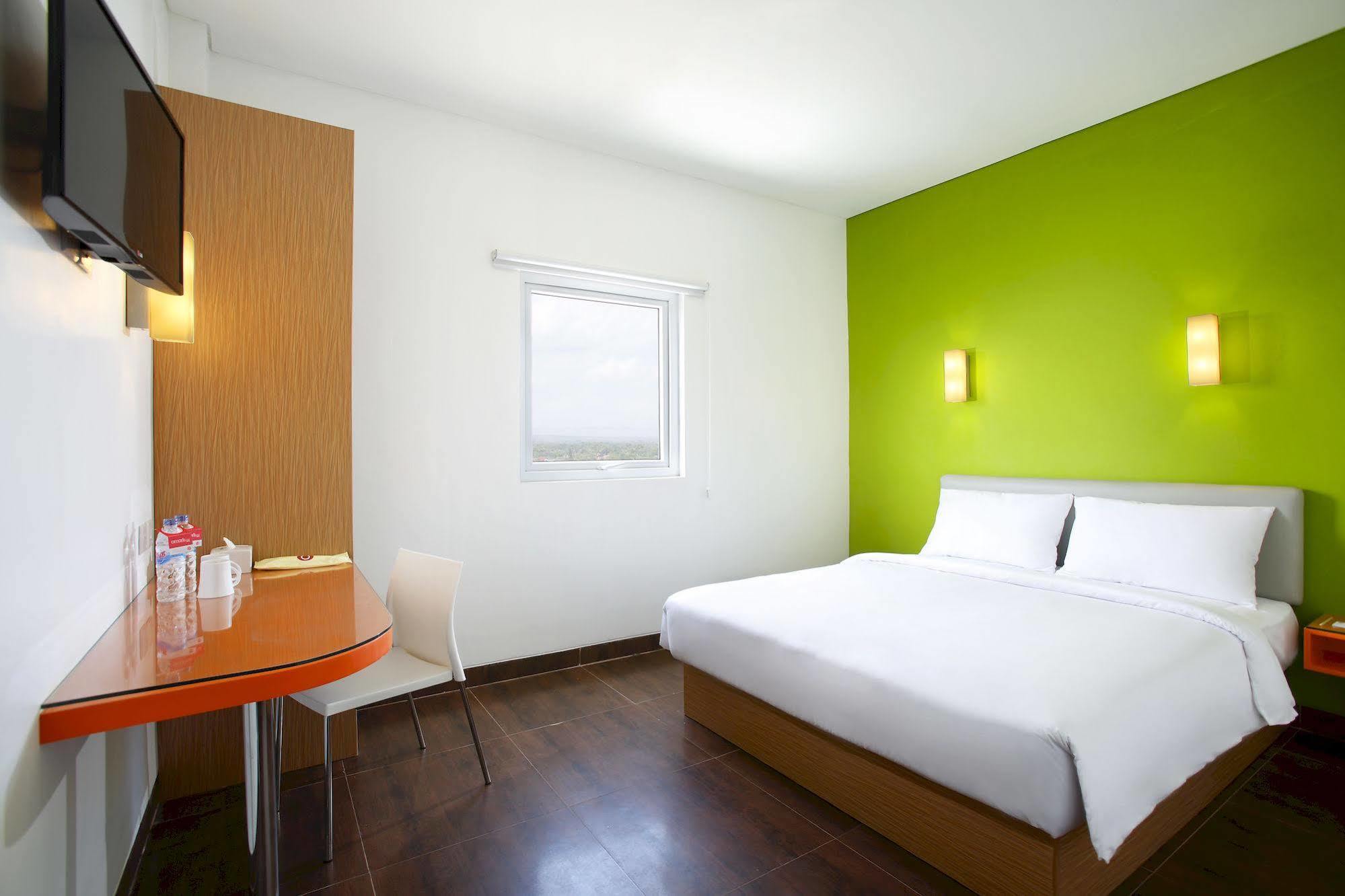 Amaris Hotel Tangerang Exterior photo
