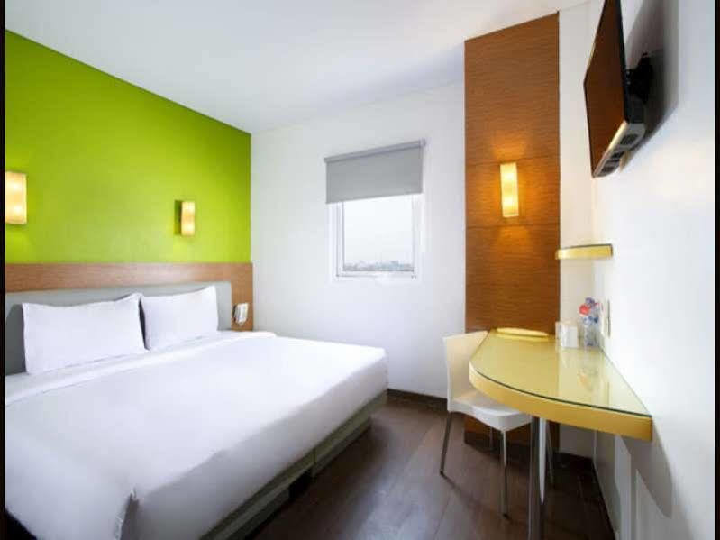Amaris Hotel Tangerang Exterior photo